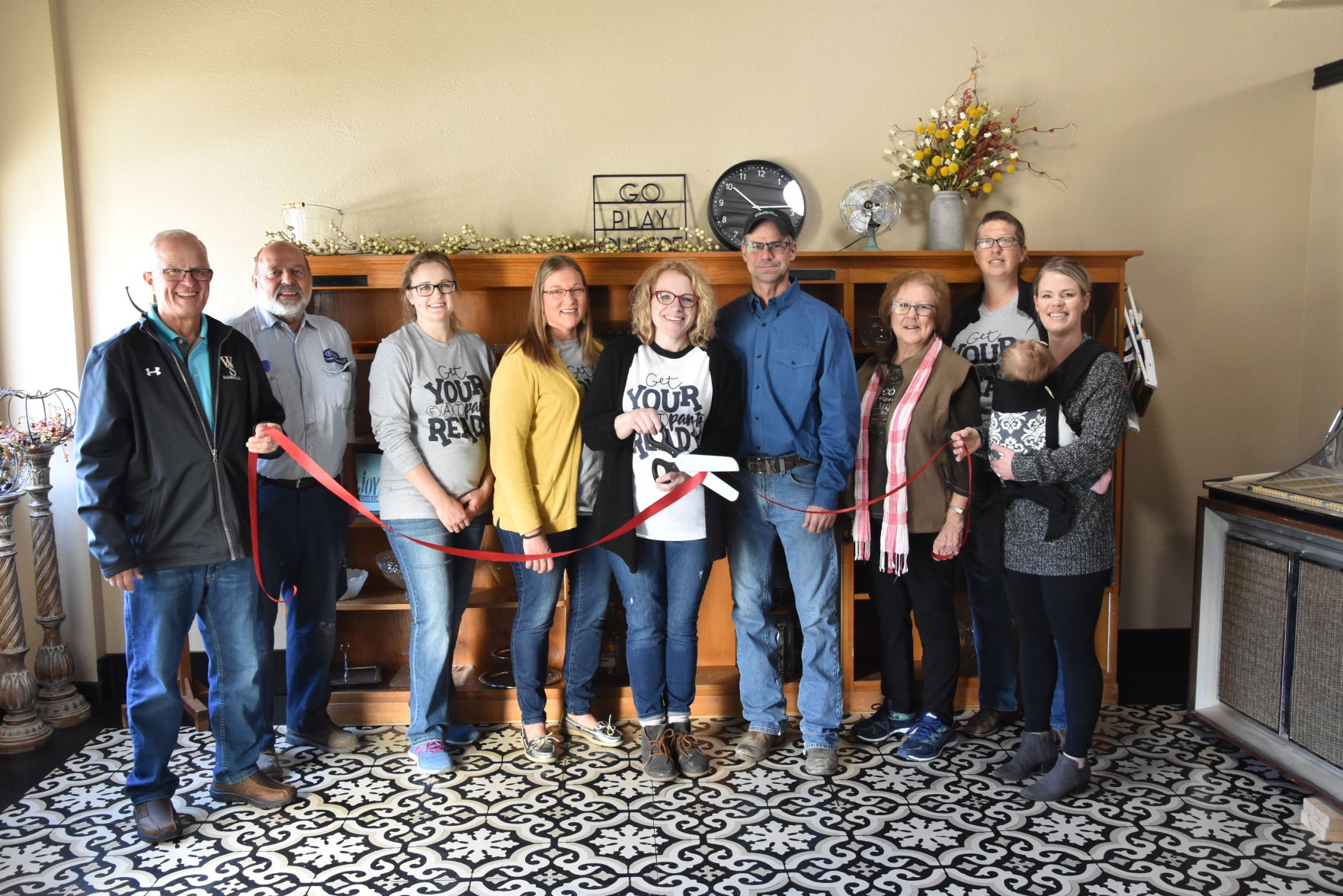 Ribbon cut at Simmer Down